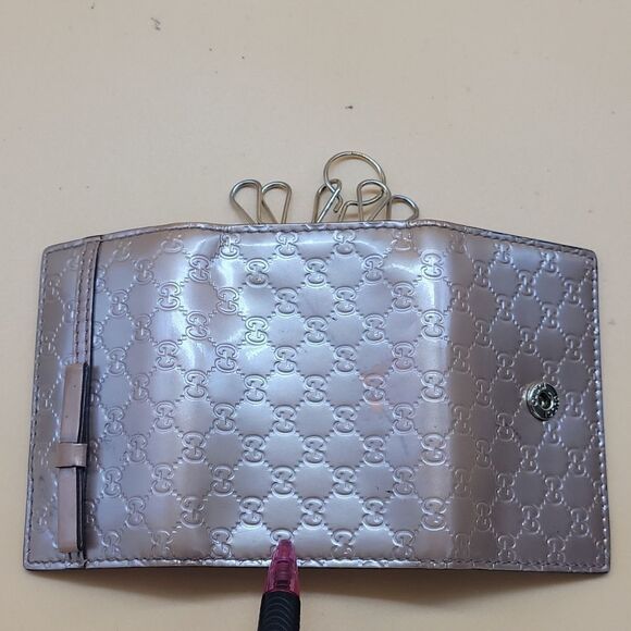 Authentic Gucci GG Monogram Keychain Wallet - Picture 3 of 10